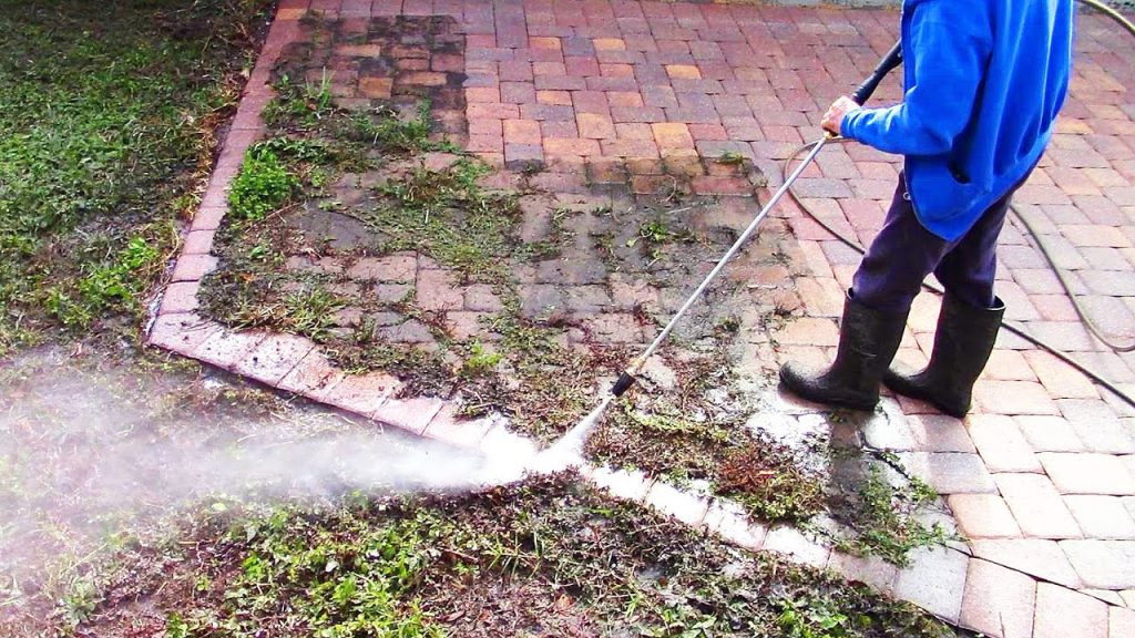 DIY Methods for Removing Grass in Sidewalk Cracks