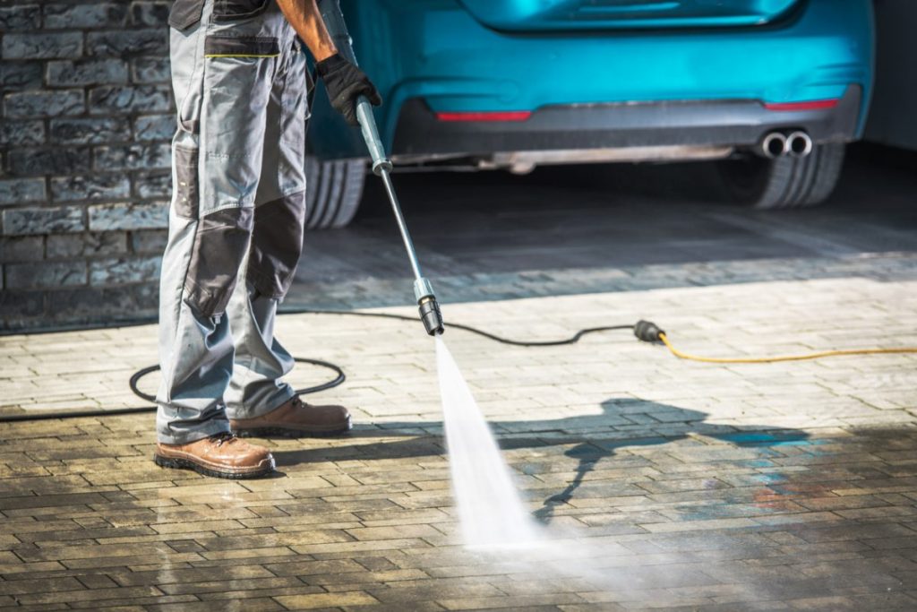 learn the best time to pressure wash driveway with 604 pressure washing.