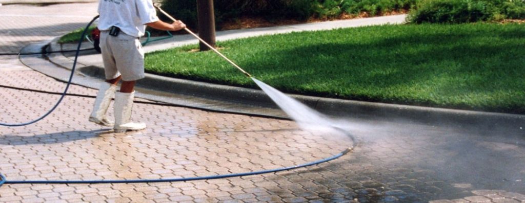 tips to prevent driveway stains by 604 Pressure Washing.